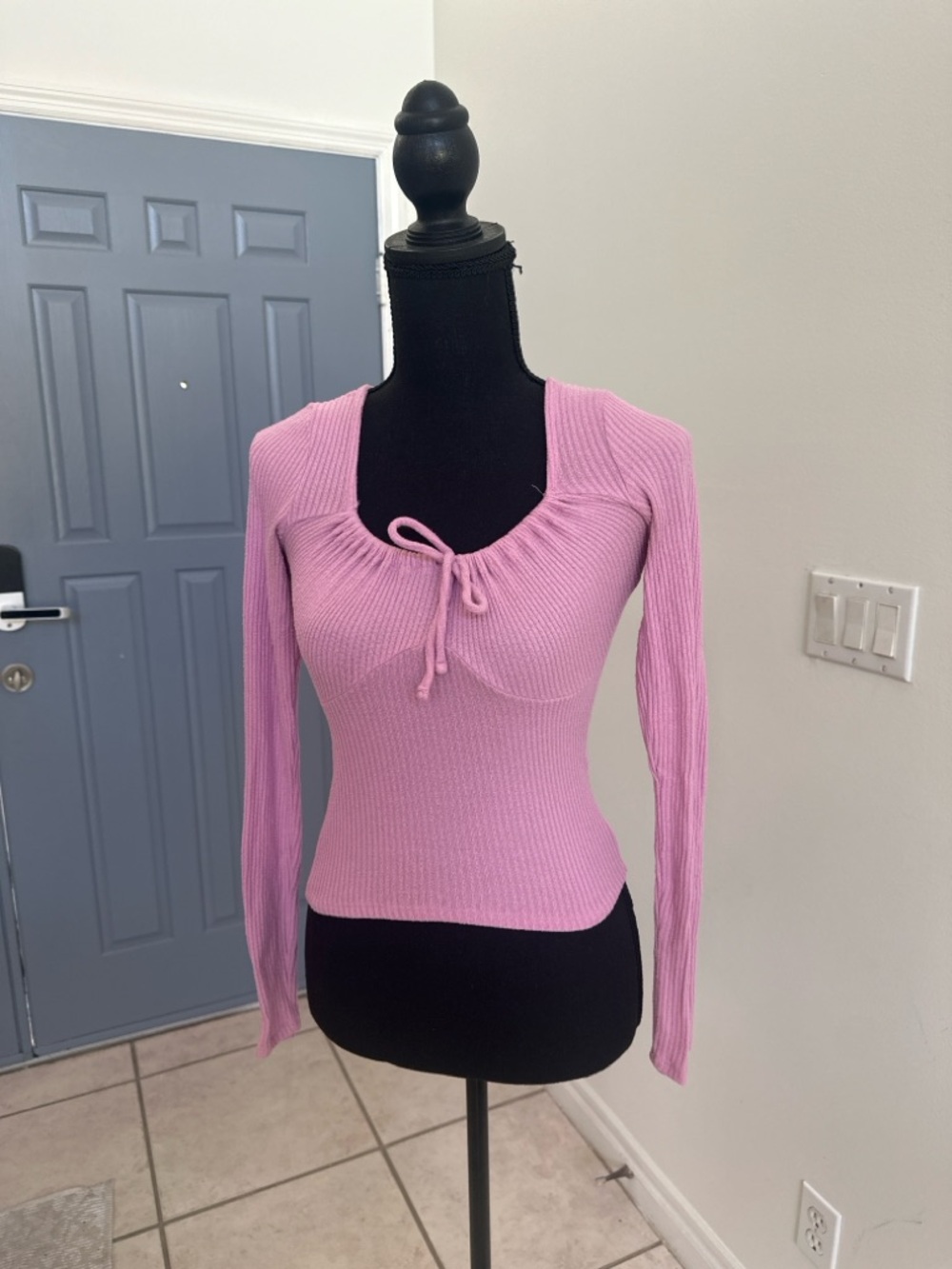 Hollister Pink Ribbed Long Sleeve Top – XS – Tie Front – Must Have Collection